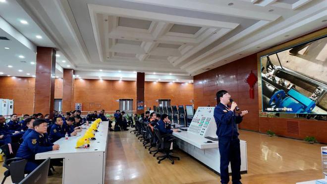 展指挥长团队及战训骨干石油化工火灾扑救业