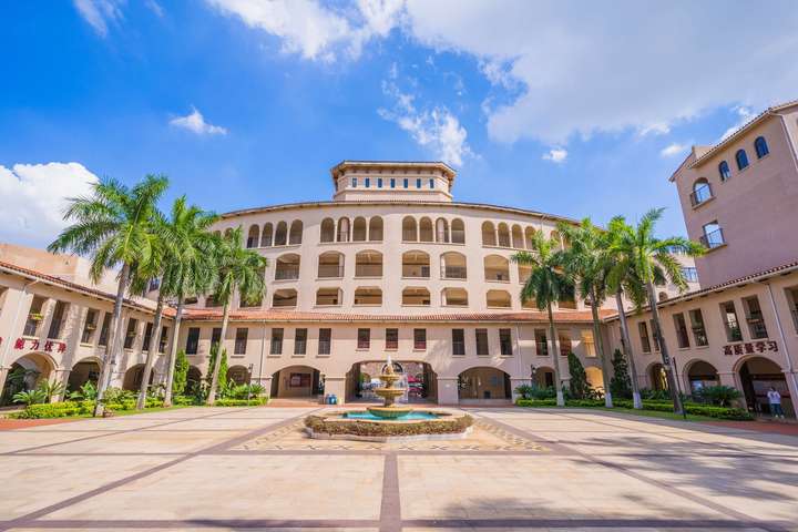 实验学校：佛山民办教育的新标杆九游会网址是多少走进卓远未来