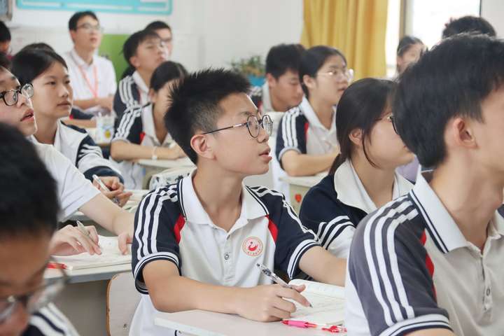 实验学校：佛山民办教育的新标杆九游会网址是多少走进卓远未来(图4)